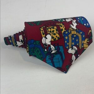 Peanuts Snoopy Christmas Gift‎ Tie